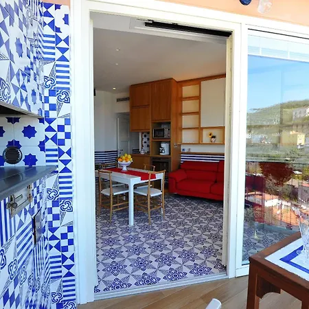 Maison Lauren בית הארחה