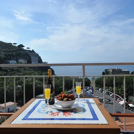 Guest house Maison Lauren 4*