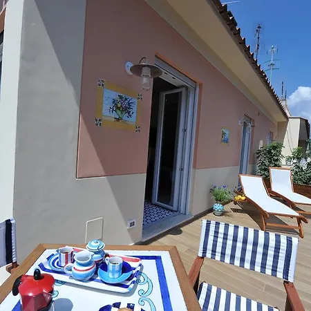 Guest house Maison Lauren 4*