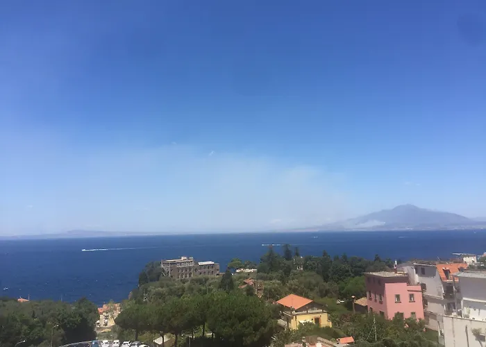 ゲストハウス Maison Lauren 4*