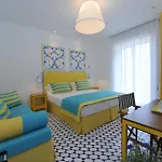 Maison Lauren بيت ضيافة 4*