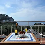 بيت ضيافة Maison Lauren 4*